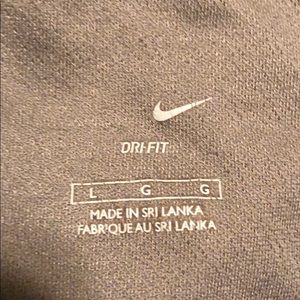 Nike Dri-Fit Sz large shorts w/ 2 side pockets